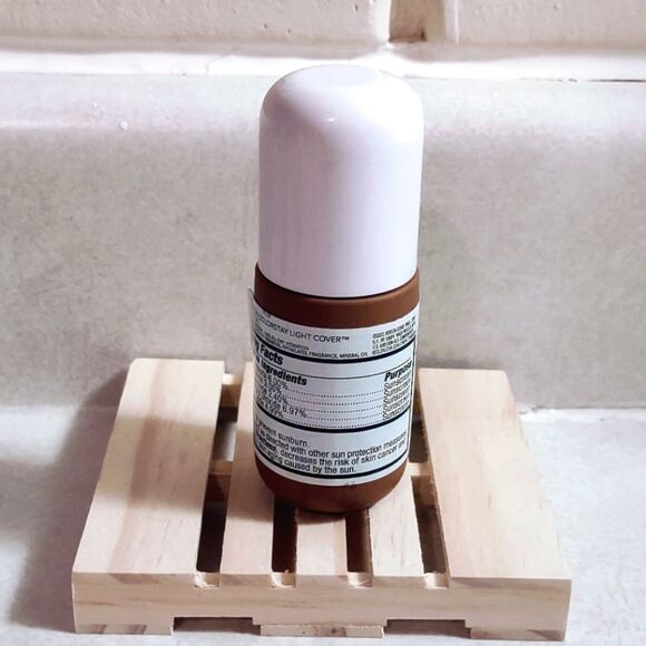 Revlon color stay LIGHT COVER FOUNDATION MOCHA #550 1.0 FL.oz - Picture 4 of 5